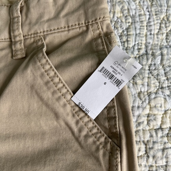 Boys BRAND NEW Gap Khakis with tags! - Picture 2 of 5